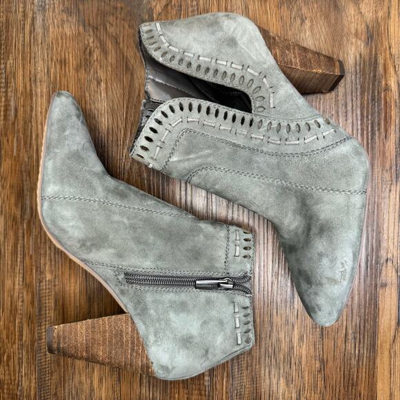 Vince Camuto Reeista size 7.5 gray suede block ankle booties almond toe cut out - Picture 5 of 13